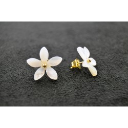 Pendientes de plata dorada con flor de nacar - Nubey joya