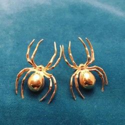 Pendientes de plata chapada en oro en forma de araña