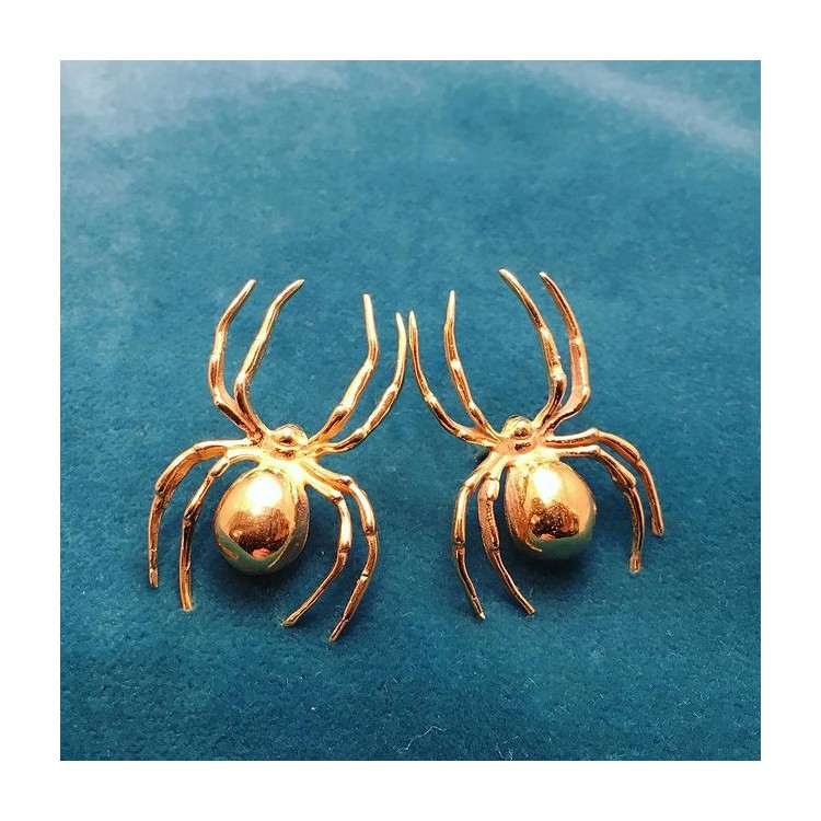 Pendientes de plata chapada en oro en forma de araña
